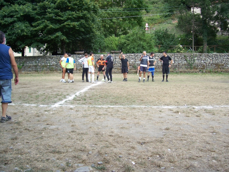  Image name: Calcio36.jpg 
 width: 800 pixel 
 height: 601 pixel 
 Size: 511990 bytes 
 Click to enlarge 